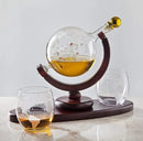 Conjunto Decanter Globo de Vidro com Suporte de Madeira e 2 Copos
